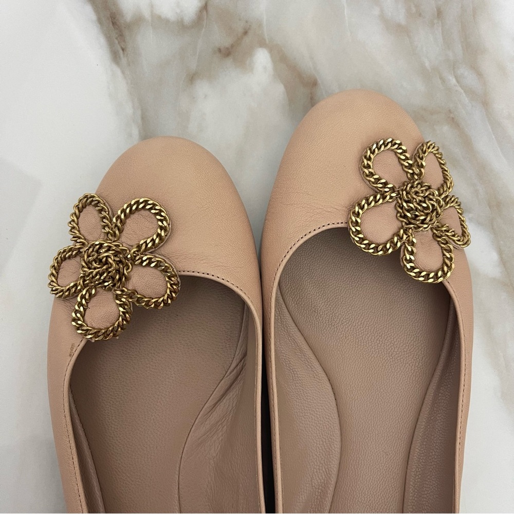 Chloe Tan Leather Ballet Flats with Chain Flower Size 39 - Picture 6 of 7
